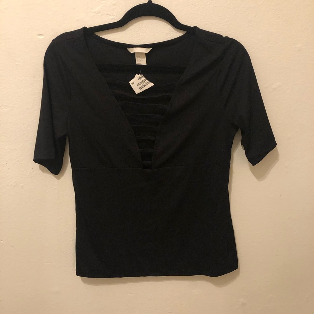 Black low cut detailed top BRAND NEW!